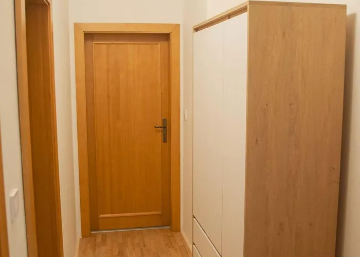 Centre With Parking Apartment